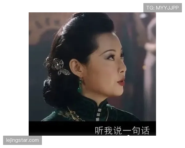 谢杏芳拎着名牌包逛菜市场，旁边阿姨一句话绝了